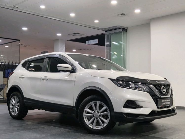 Nissan Qashqai белый, 2.0 CVT (144 л.с.)