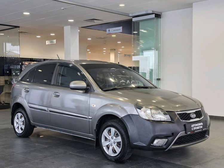 Kia Rio серый, 1.4 MT (95 л.с.)