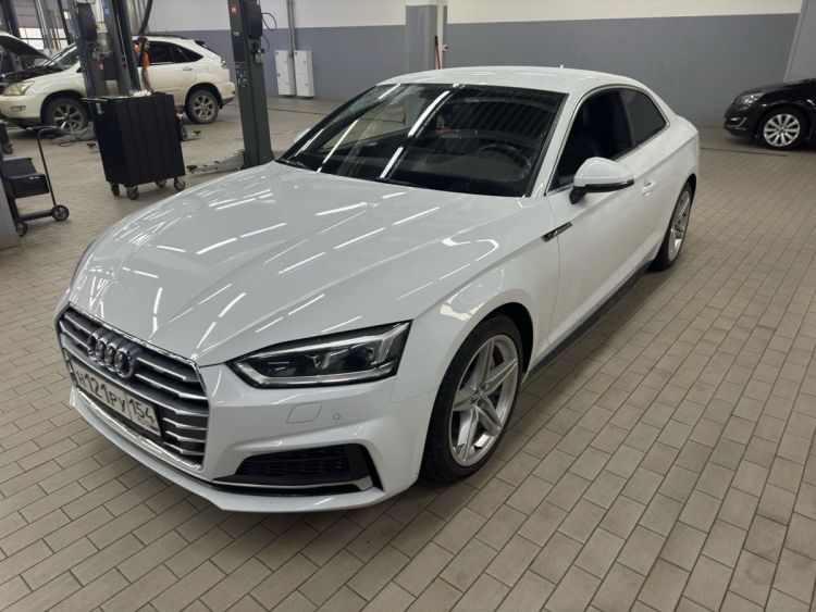 Audi A5 белый, 2.0 AMT (249 л.с.) 4WD