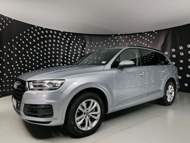 Audi Q7 серебряный, 2.0 AT (252 л.с.) 4WD