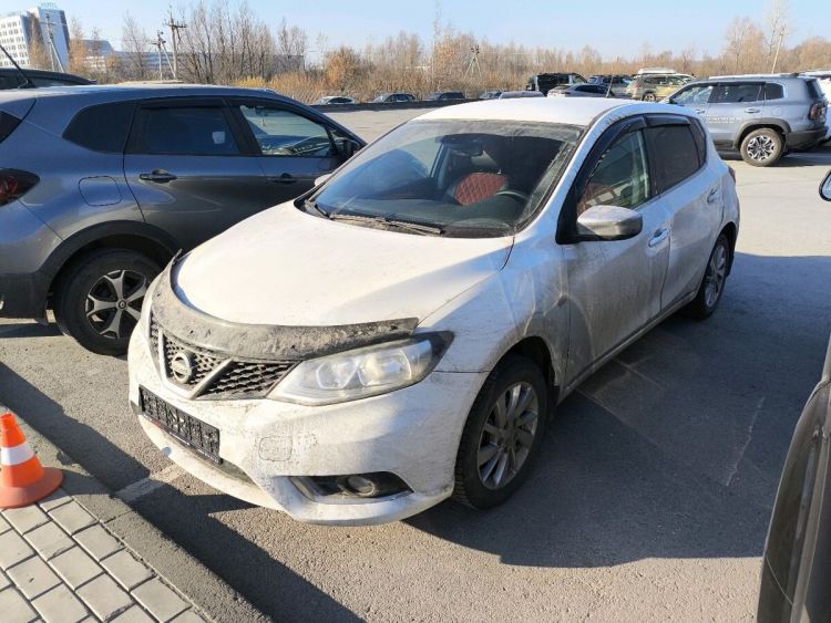 Nissan Tiida белый, 1.6 MT (117 л.с.)