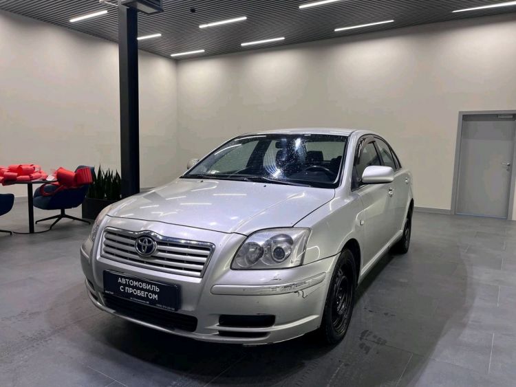 Toyota Avensis серебряный, 1.8 MT (129 л.с.)