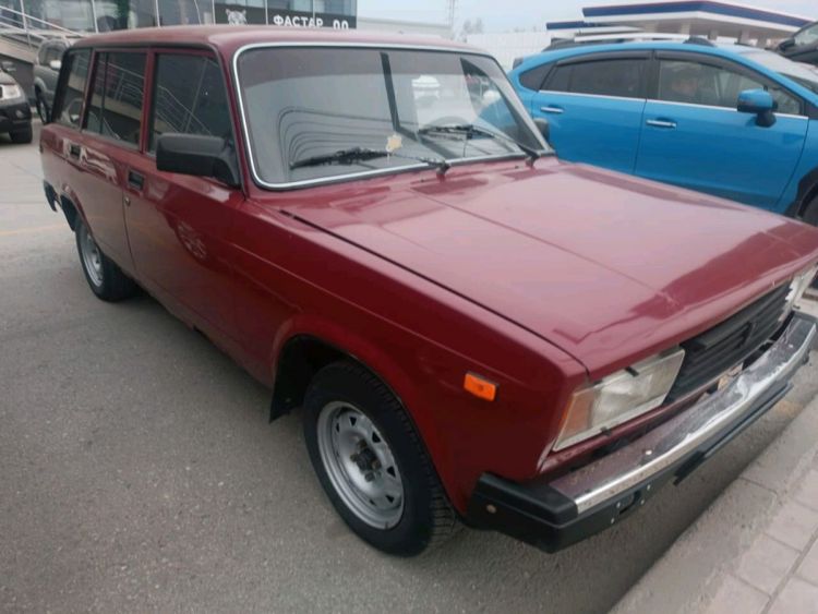 ВАЗ (Lada) 2104 красный, 5-speed 1.5 MT (72 л.с.)