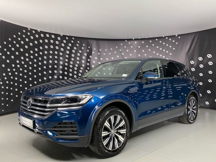 Volkswagen Touareg синий, 2.0 AT (249 л.с.) 4WD