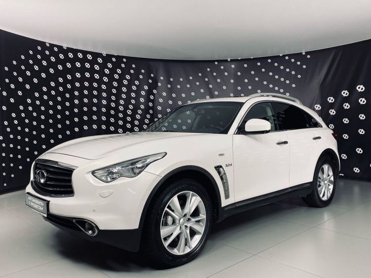 Infiniti QX70 белый, 3.0d AT (238 л.с.) 4WD