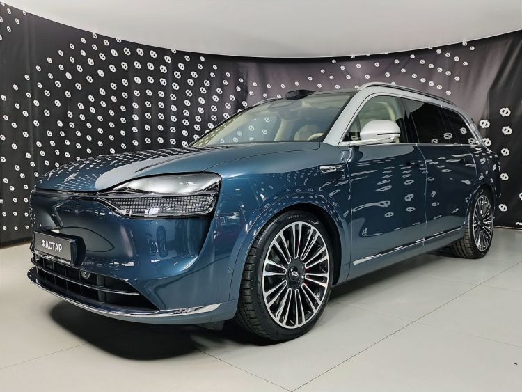Aito M9 Ultra Extended Range 6-seater, 275 1.5hyb AT (496 л.с.) 4WD