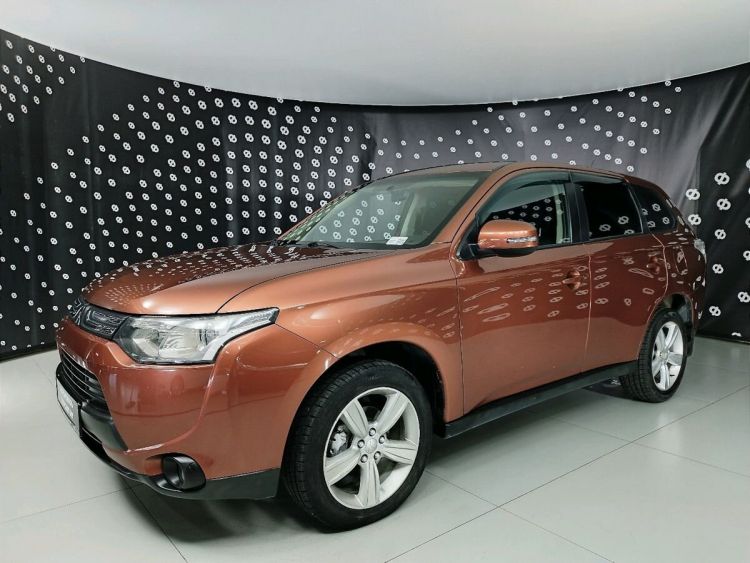 Mitsubishi Outlander коричневый, 2.0 CVT (146 л.с.) 4WD