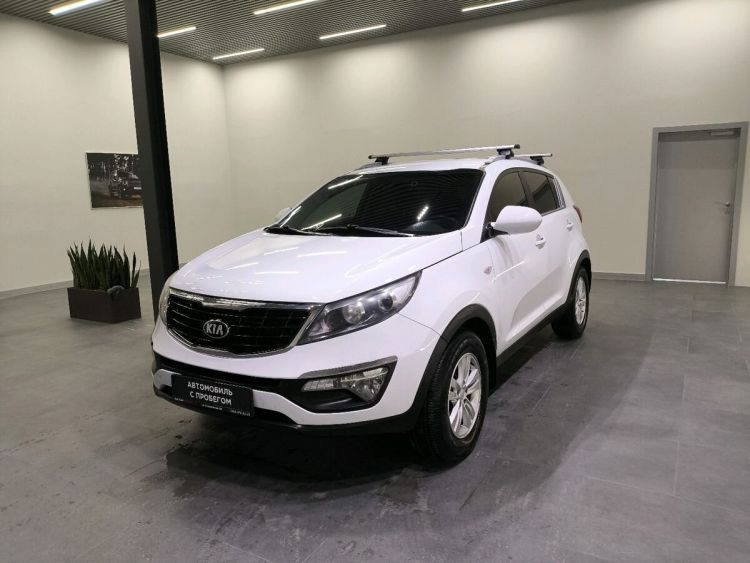 Kia Sportage белый, 2.0 AT (150 л.с.)