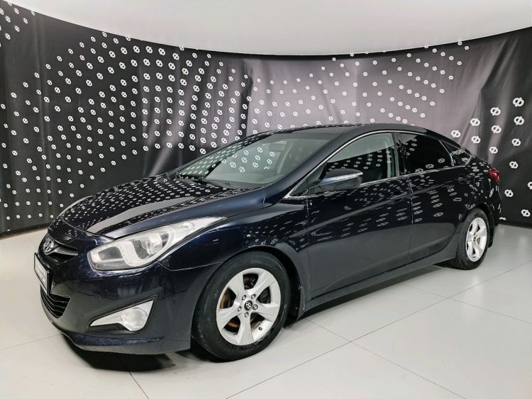 Hyundai i40 синий, 2.0 AT (150 л.с.)