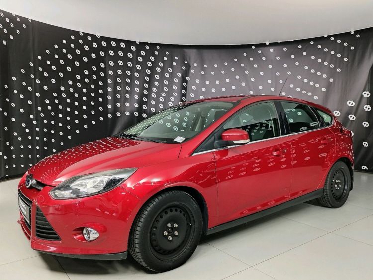 Ford Focus красный, 1.6 AMT (105 л.с.)