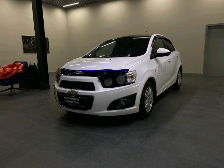 Chevrolet Aveo белый, 1.6 AT (115 л.с.)