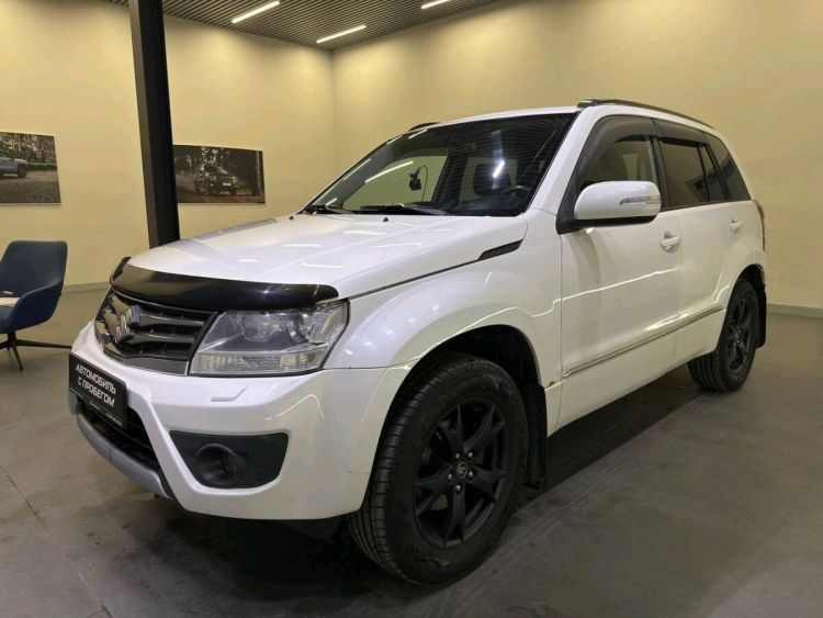 Suzuki Grand Vitara белый, 2.4 AT (169 л.с.) 4WD