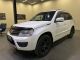Suzuki Grand Vitara белый