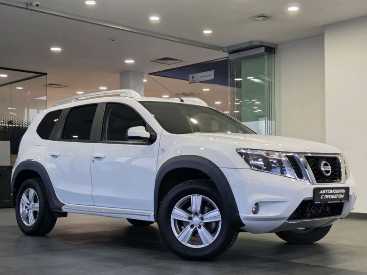 Nissan Terrano белый, 2.0 AT (143 л.с.) 4WD