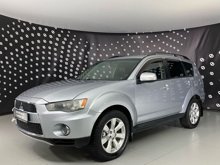 Mitsubishi Outlander серебряный, 2.4 CVT (170 л.с.) 4WD