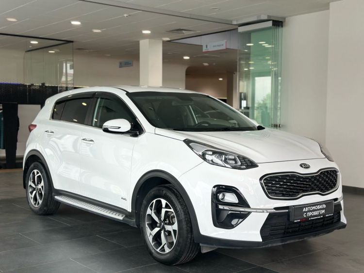 Kia Sportage белый, 2.4 AT (184 л.с.) 4WD