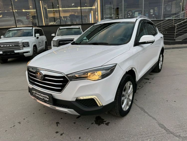 FAW Besturn X80 белый, 2.0 AT (142 л.с.)