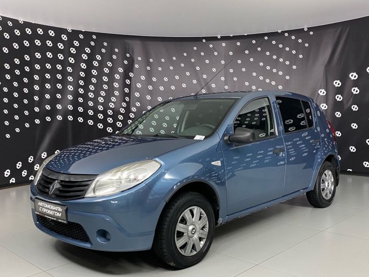 Renault Sandero синий, 1.4 MT (75 л.с.)