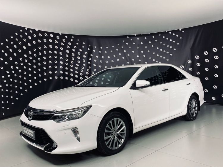 Toyota Camry белый, 2.5 AT (181 л.с.)