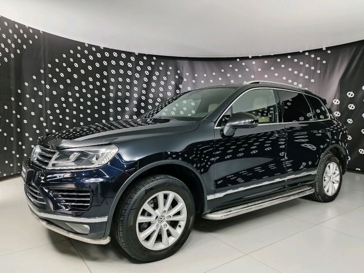 Volkswagen Touareg синий, 3.0d AT (245 л.с.) 4WD