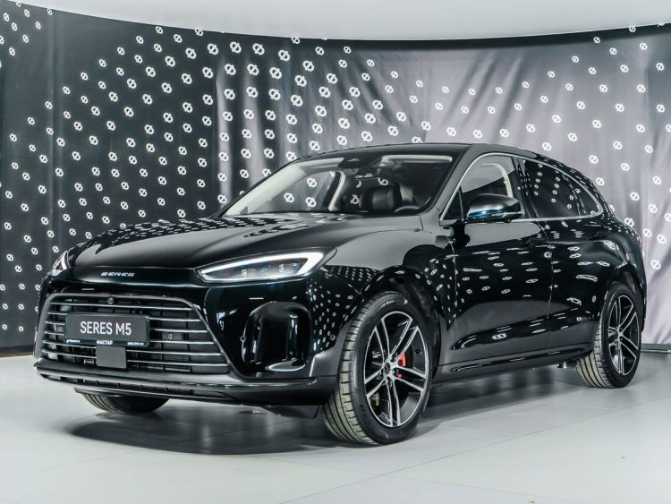 Seres M5 Premium, 1.5hyb AT (487 л.с.) 4WD
