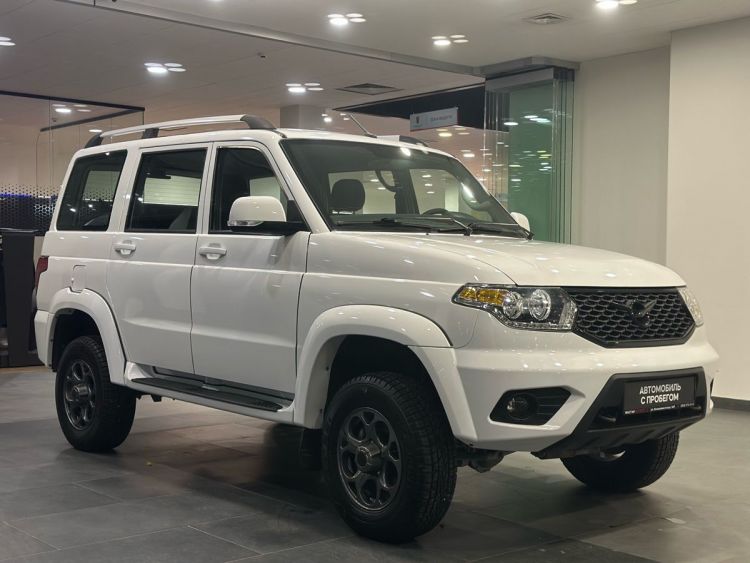 УАЗ Патриот белый, 2.7 MT (150 л.с.) 4WD